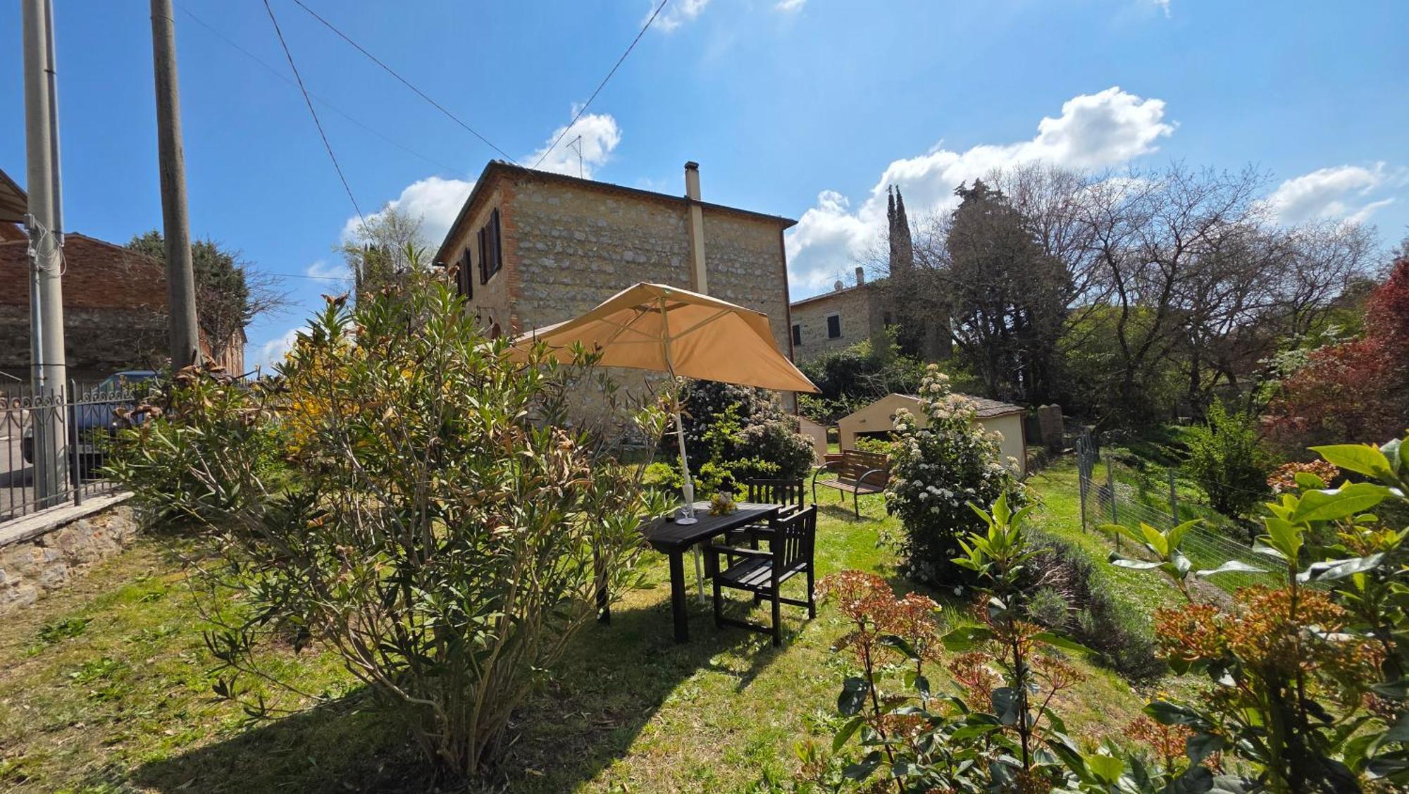 A Casa Di Gabri Villa Montefollonico Luaran gambar