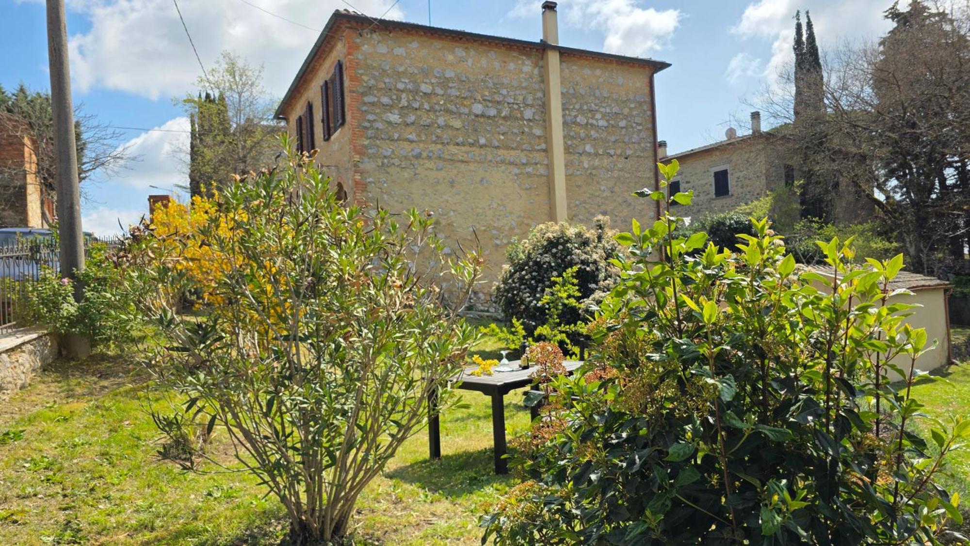 A Casa Di Gabri Villa Montefollonico Luaran gambar