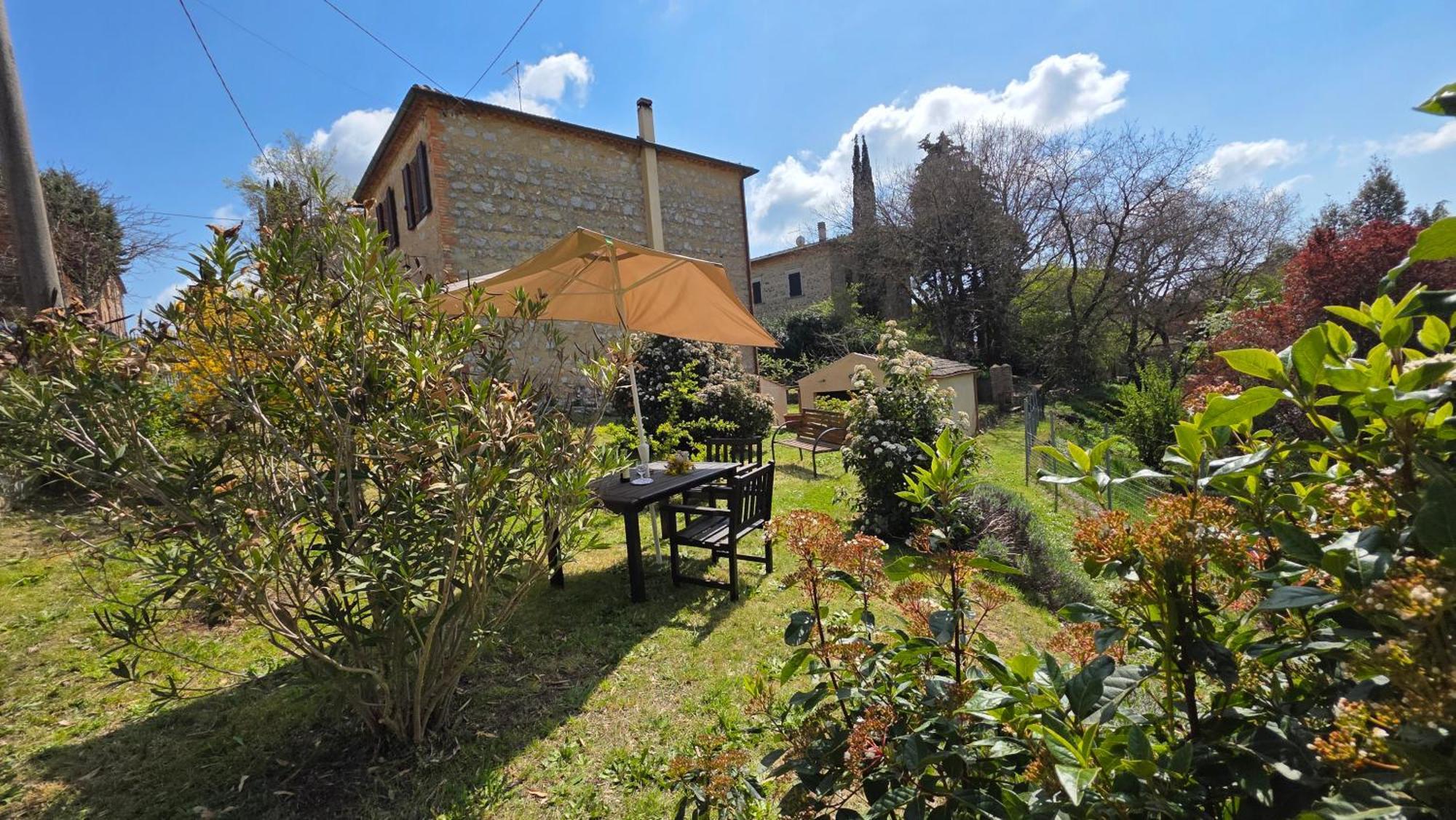 A Casa Di Gabri Villa Montefollonico Luaran gambar