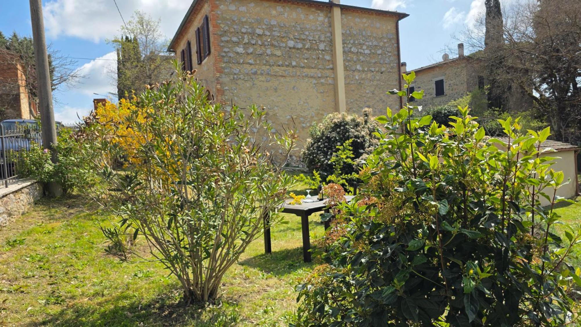 A Casa Di Gabri Villa Montefollonico Luaran gambar